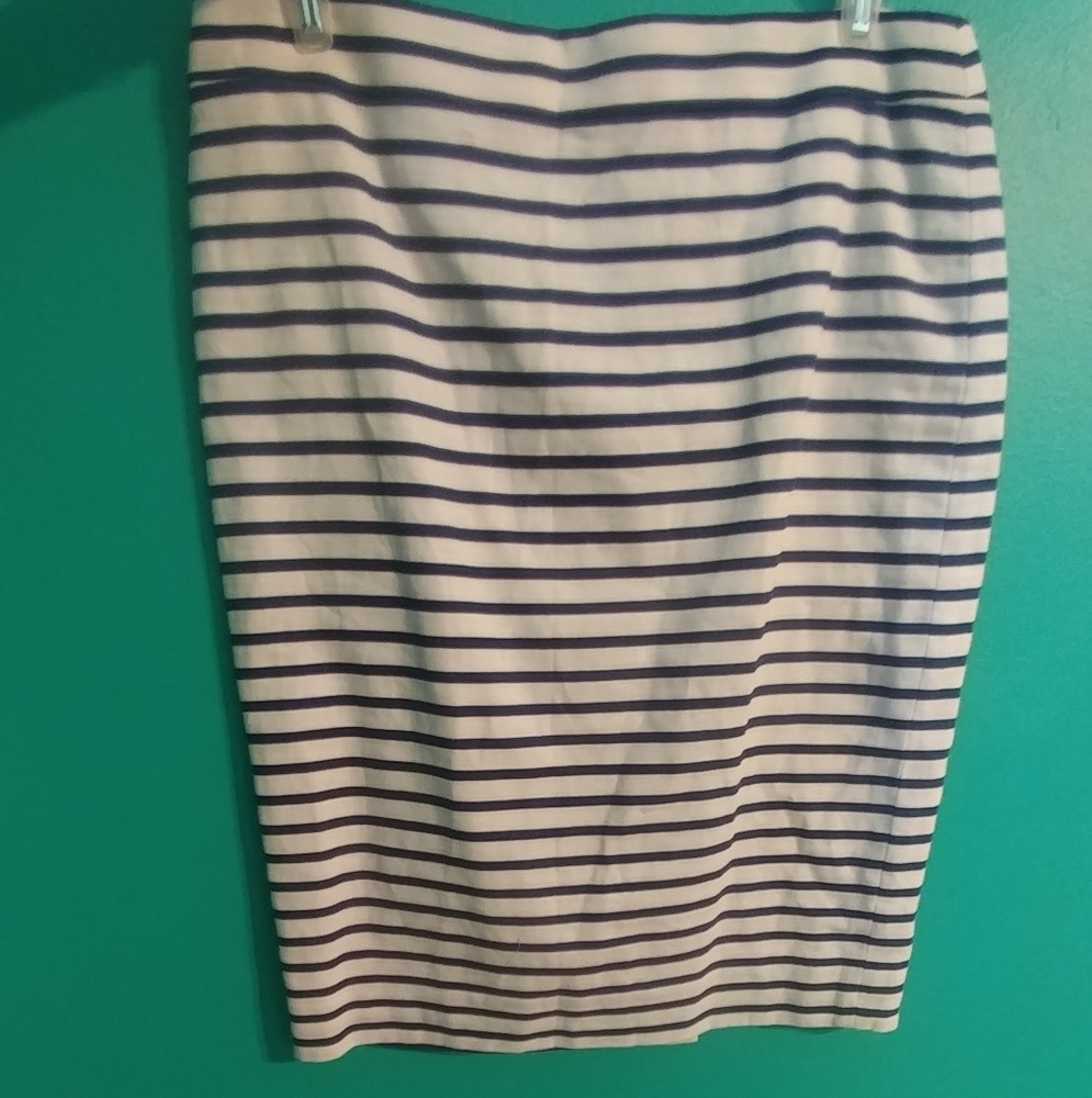 Strpied pencil skirt